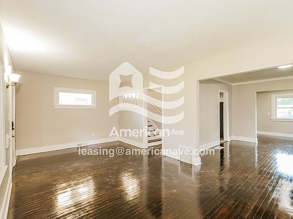 1461133_003_living_room_13975289.jpg