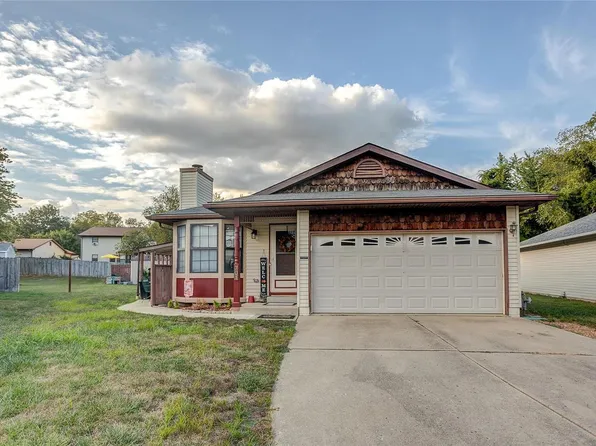 701 Oak Creek Ct, O Fallon, IL 62269