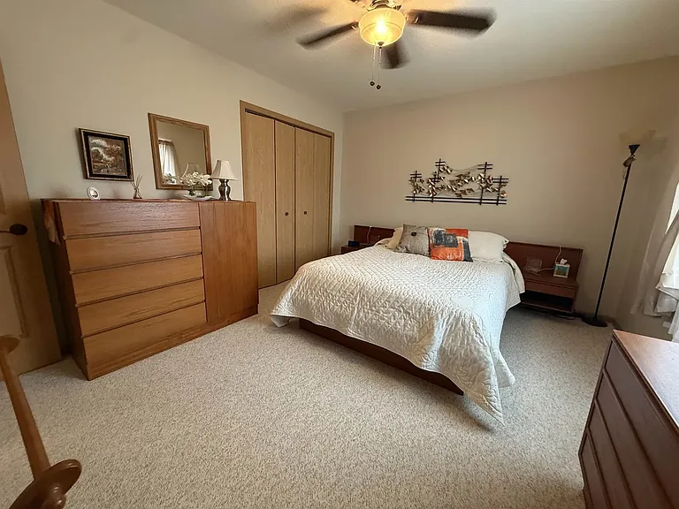 582 Alyssa St — Photo 13