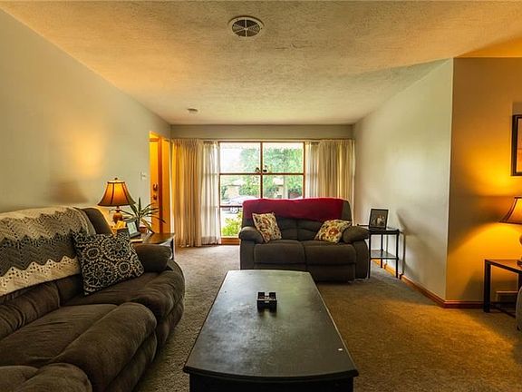 4th image of 446 Richmond Dr