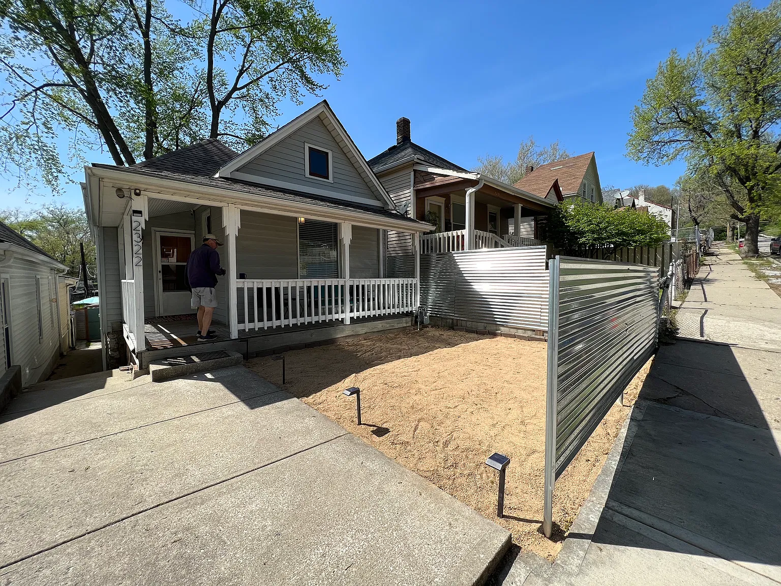 2322 Holly St — Photo 2