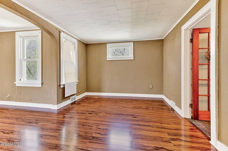 5th image of 1817 Nott Street