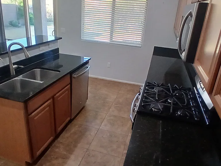 10453 S Boothill Way — Photo 7
