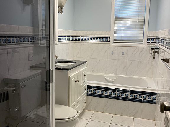 4th image of 13 Woodbine St #1