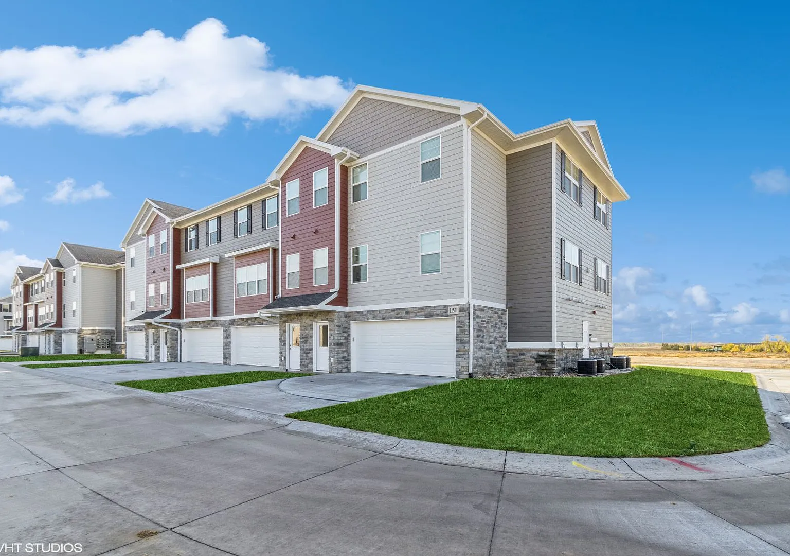 Big Ben Townhomes — Photo 2
