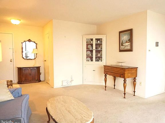 2nd image of 6100 Westchester Park Dr #13