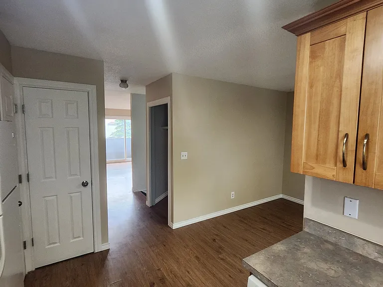 2603 Edmonton Trl NE — Photo 4