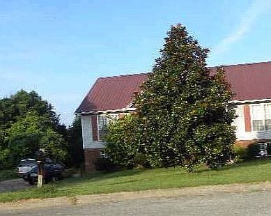 2nd image of 149 Gardenia Cir