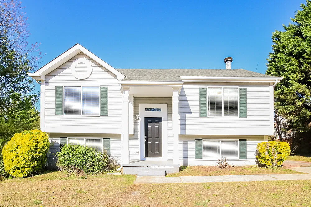 3 bed, 2.5 bath, 1829 sqft, $2,750 — Photo 1