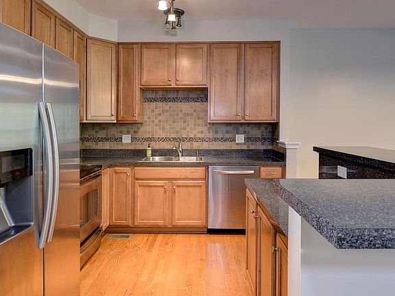 5th image of 108 Daniels Dr