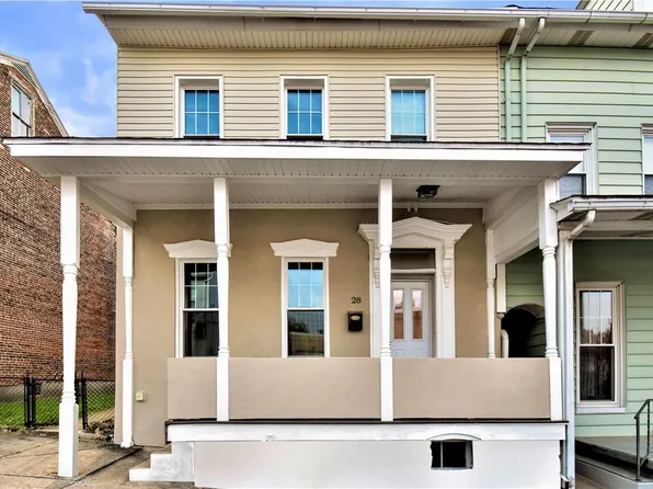 28 S 5th St, Emmaus, PA 18049