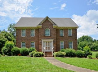 482 Windsor Park Rd, Kernersville, NC 27284