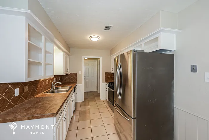 101 Chevy Chase Ln — Photo 6