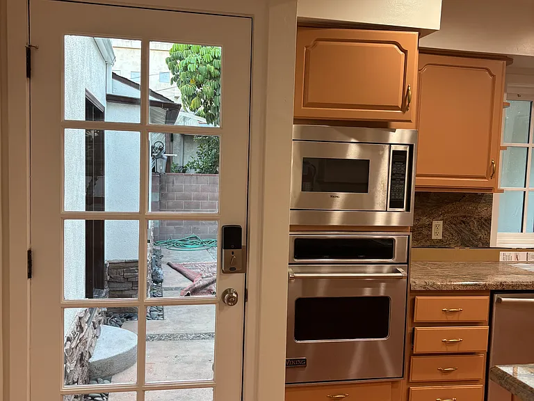 11241 Peach Grove St — Photo 40