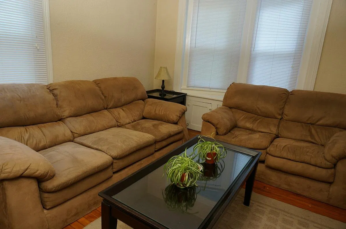 4 bed, 1200 sqft, $1,600 — Photo 4