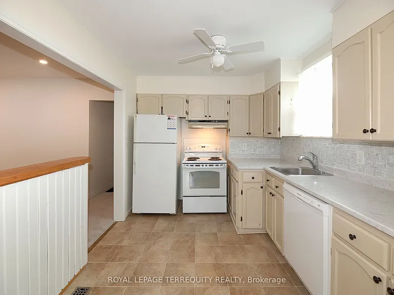 87 Emperor St — Photo 7