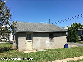 4th image of 2389 Washington Ave