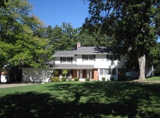 130 Woodlawn Rd, Quincy, IL 62301