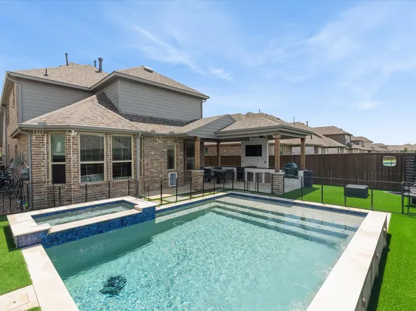 2013 Jumper Fields Dr, Aubrey, TX 76227