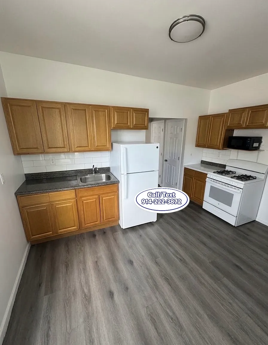 3 bed, $2,750 — Photo 1