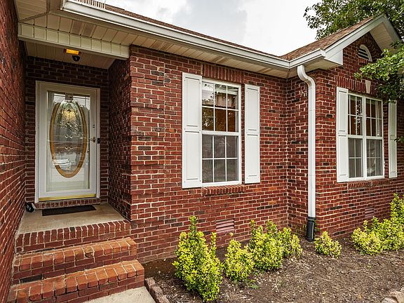5th image of 1086 Pinehurst Dr