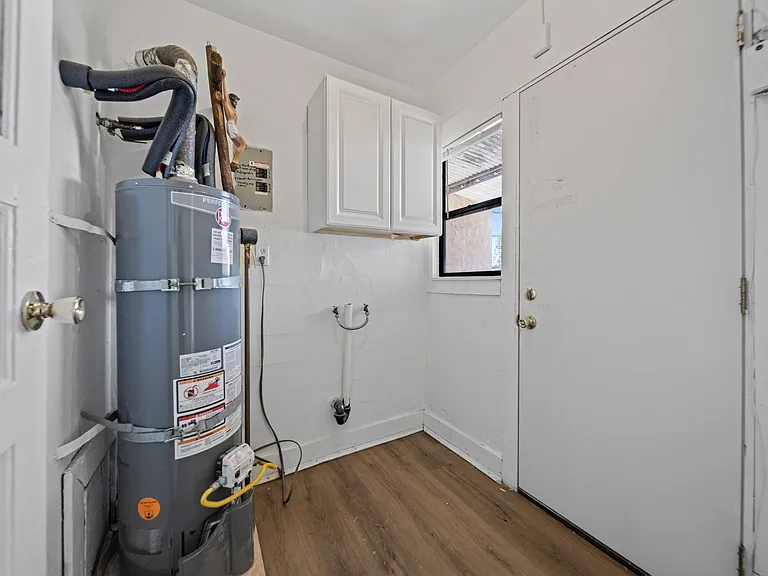 1033 N Edgemont St #1/2 — Photo 6