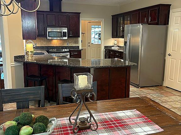 4th image of 2107 Walker Ct