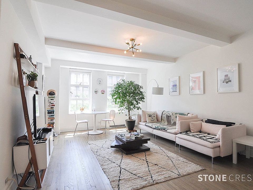 1st image of 465 W 23rd St #3II