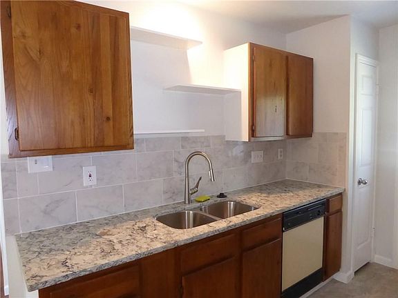 5th image of 11306 Parkfield Dr