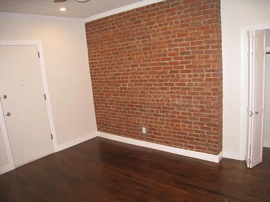 Rented by Alexiou Realty | media 29