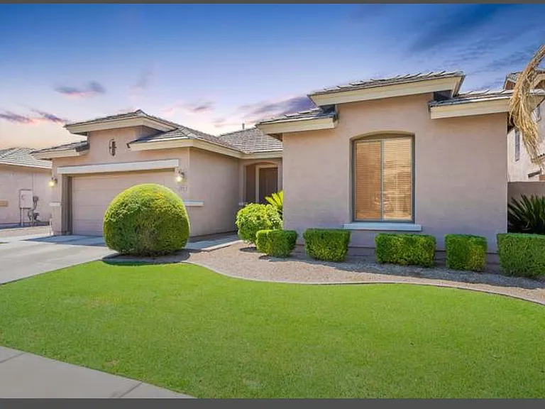 201 W Roadrunner Dr — Photo 2