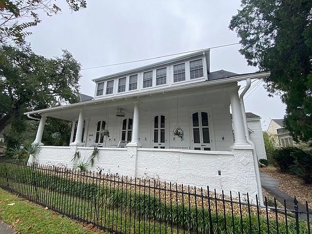 1st image of 3104 Grand Ave