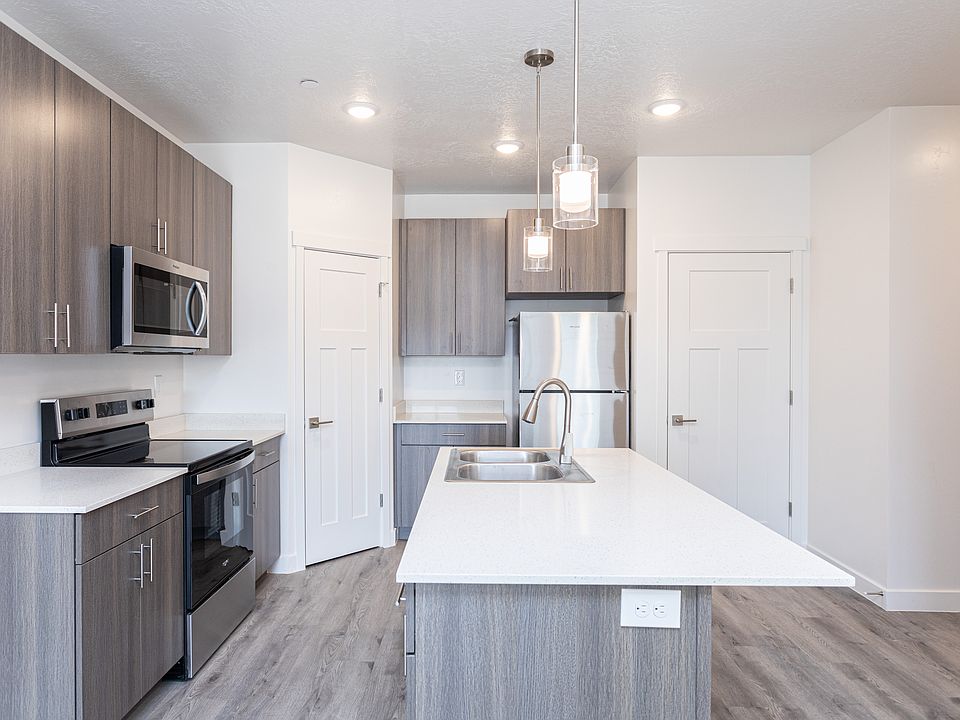 Three Bedroom - Kitchen