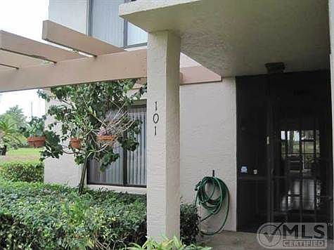 1st image of 5589 Fairway Park Dr APT 101