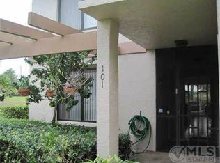 5589 Fairway Park Dr APT 101, Boynton Beach, FL 33437