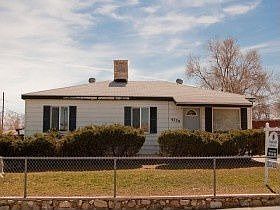 2nd image of 4739 Caplan St