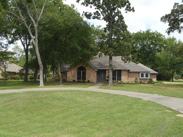 1st image of 200 Briarwood Ln