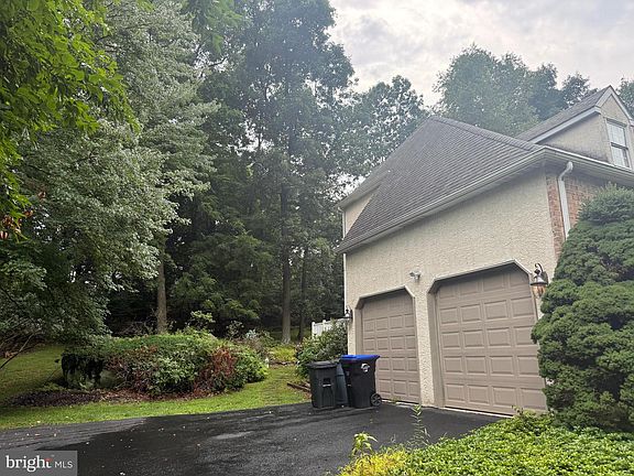 2nd image of 4215 Tara Cir