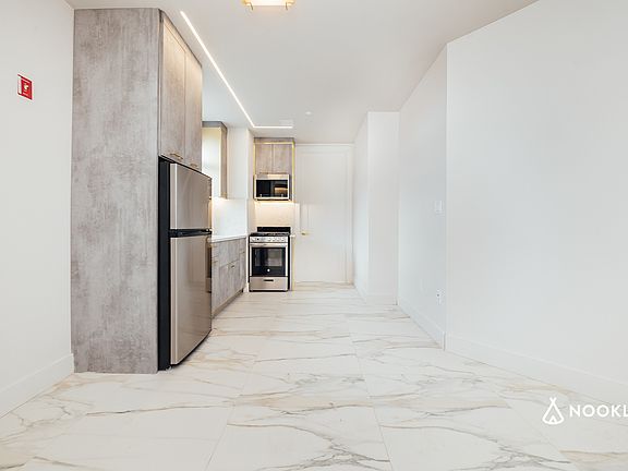 4th image of 130 Graham Ave #4F