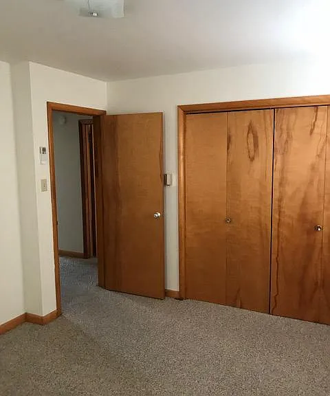 102 E Green St — Photo 8