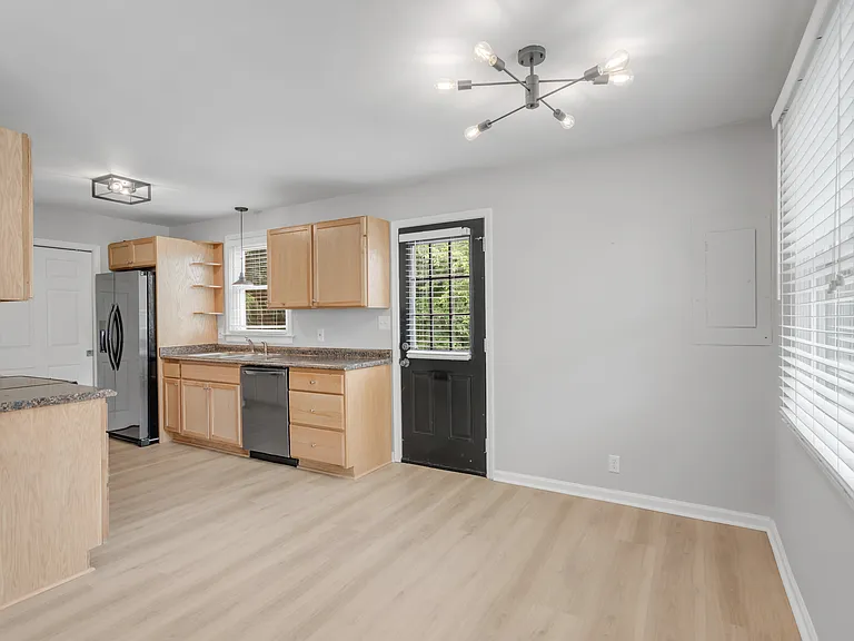 304 Lallemand Ct — Photo 13