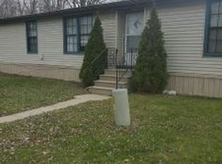102 Twin Lake Dr, Elyria, OH 44035