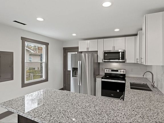 5th image of 2713 Vance Ave