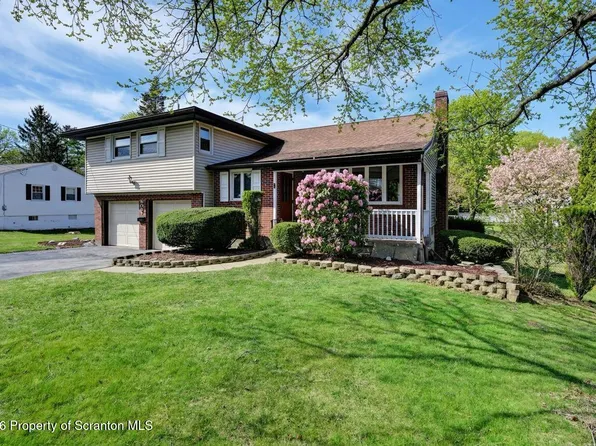 506 Tulip Cir, Clarks Summit, PA 18411