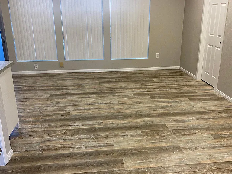 201 S Sunshine Ave — Photo 3
