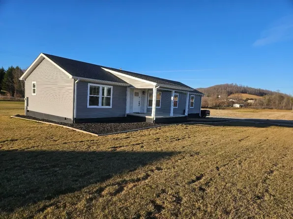 1809 Saint Pauls Rd, Hendersonville, NC 28792