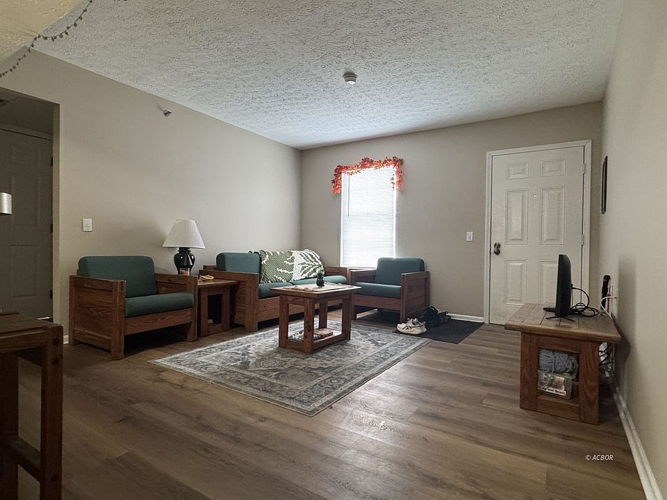 1st image of 15 S Shafer St APT 2102