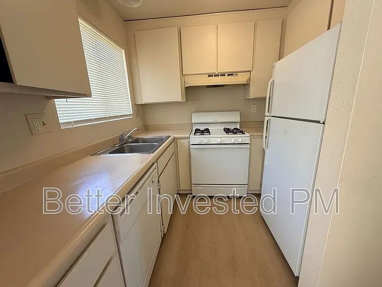 979 Marlene St — Photo 3