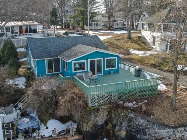 21093 Cliff Ave, Alexandria Bay, NY 13607