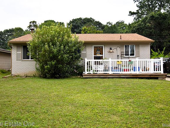 2nd image of 15404 Colbert St